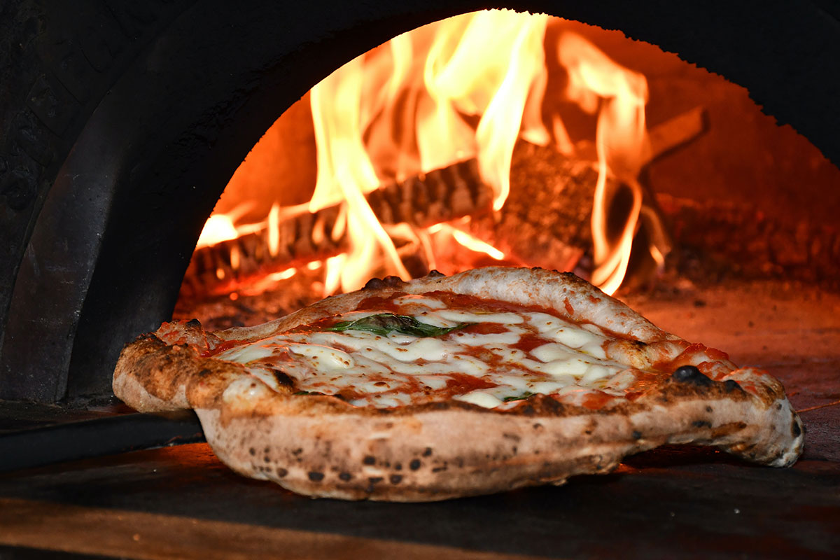Restaurant Crispy Pizza
